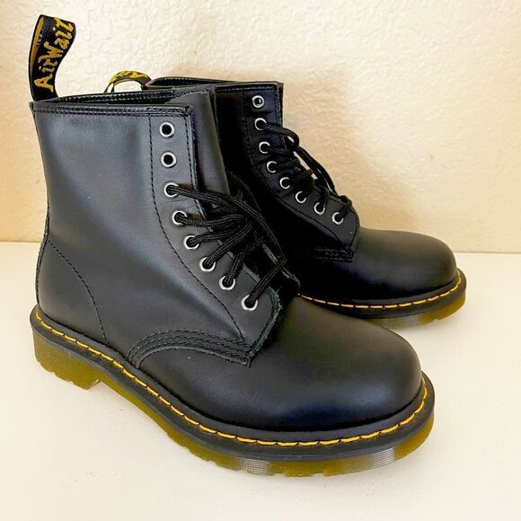 Doc Marten 1460’s Black Leather moto combat biker Boot 8 eyelet M7/W9. Unisex - Picture 13 of 13